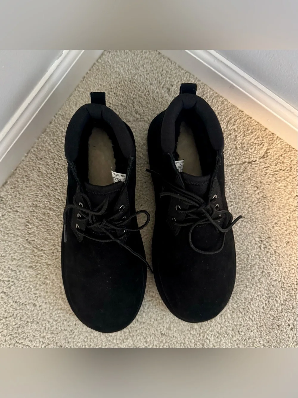 Koolaburra by UGG Boys' Advay Black Suede Boots - size youth 5